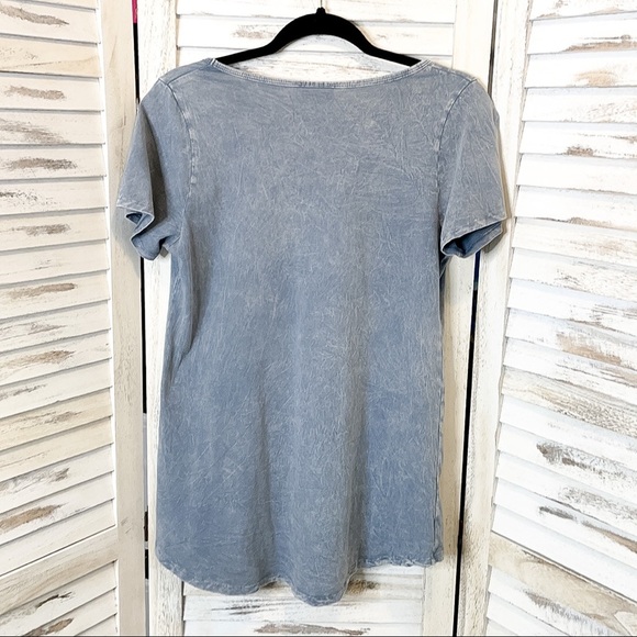 LULAROE | The Classic T Short Sleeve Acid Wash Shirt Blue - Picture 7 of 7